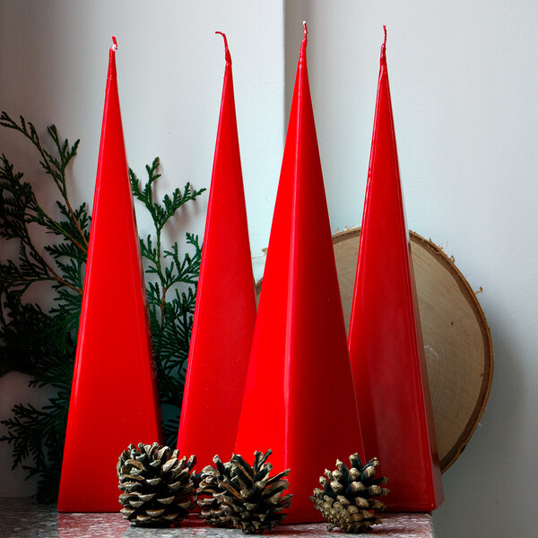 Klubkerzen als Pyramide 4 Stück 33 cm hoche Pyramidenkerzen Weihnachtskerzen Set