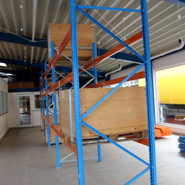 Palettenregal 11,30 Meter lang, 3,00 Meter fr 48 Stellpltze