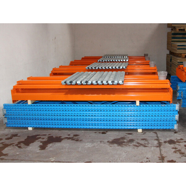 Palettenregal 11,30 Meter lang, 3,00 Meter fr 48 Stellpltze